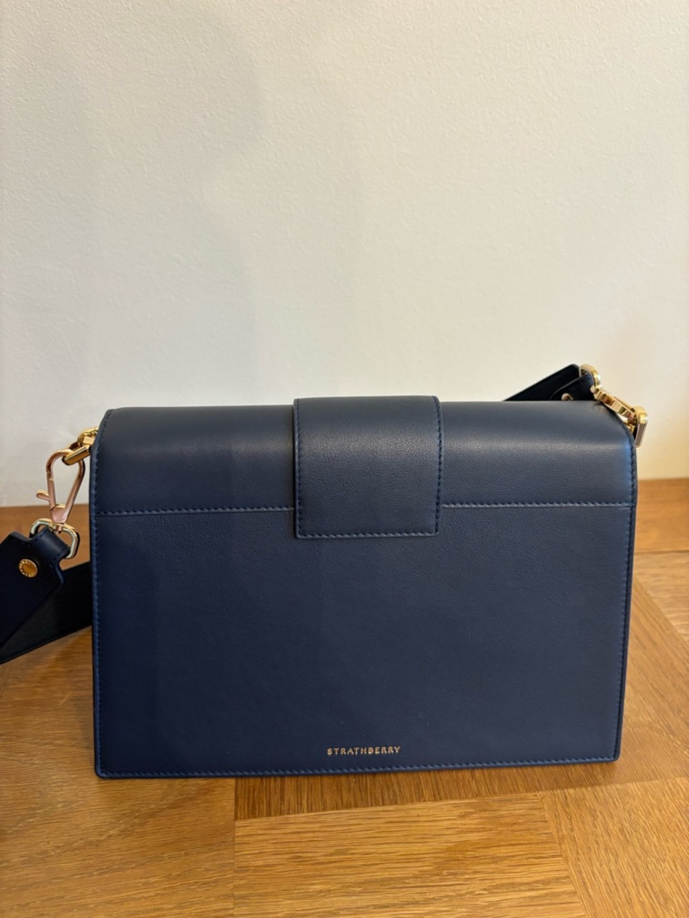 Strathberry Crescent Leather Shoulder Bag Navy Gold Hardware Crossbody - Picture 2 of 15